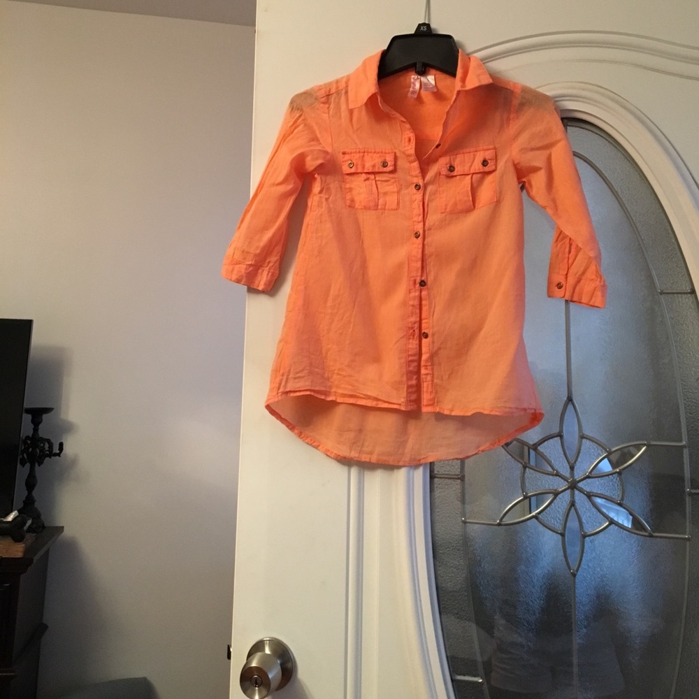 COPY - Barely worn. Light button down shirt